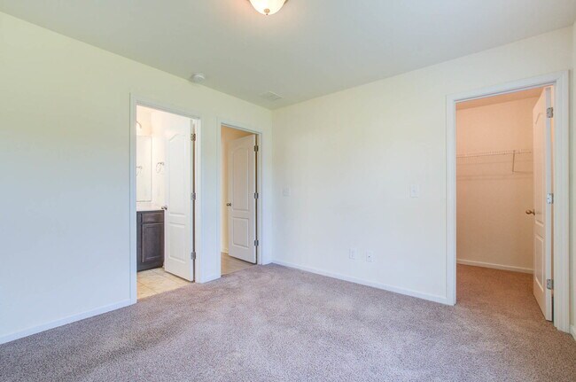 Building Photo - 183 Brittondale Rd