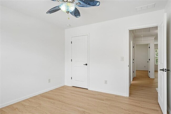 Building Photo - 5811 Kendrix Ridge Dr