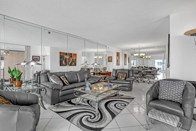 Building Photo - 3221 S Ocean Blvd
