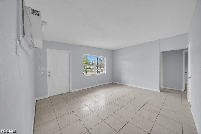 Building Photo - 1527 Gardenia Ave