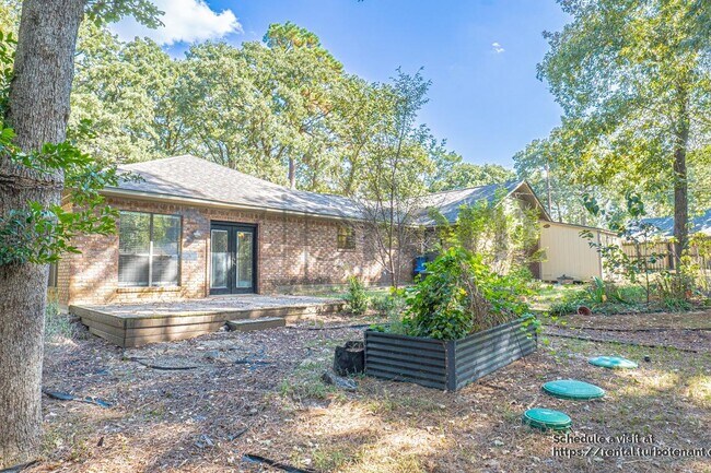 Building Photo - 10926 Mosswood Dr