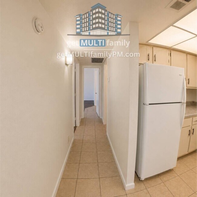 Building Photo - 903 S Casitas Dr