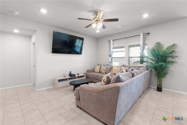 Building Photo - 1321 Lindsey Dr