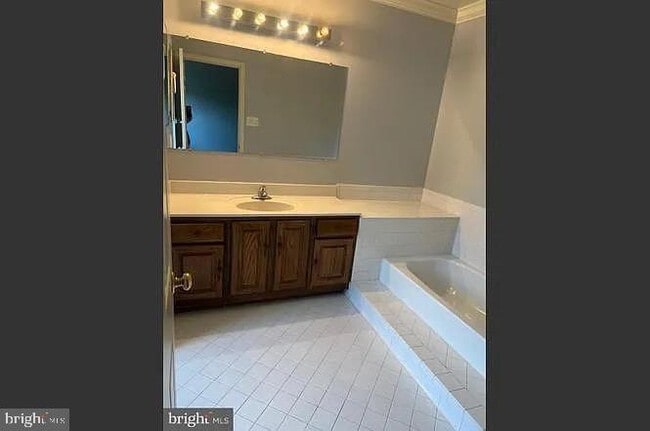 Building Photo - 6830 Wild Rose Ct