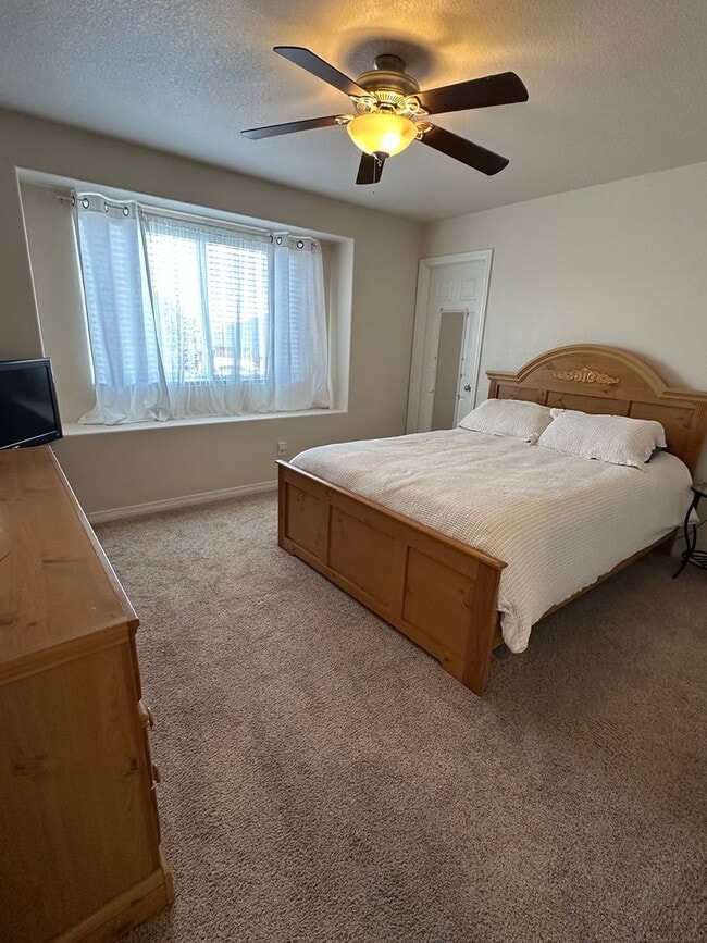 Building Photo - Spacious 5-Bedroom Smart Home Near Peterso...