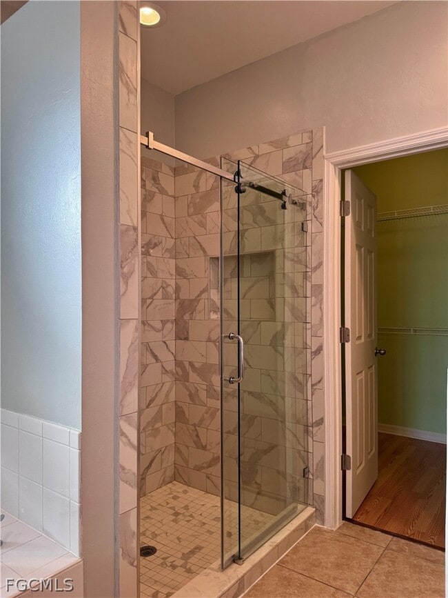 Building Photo - 2322 SW 27th St