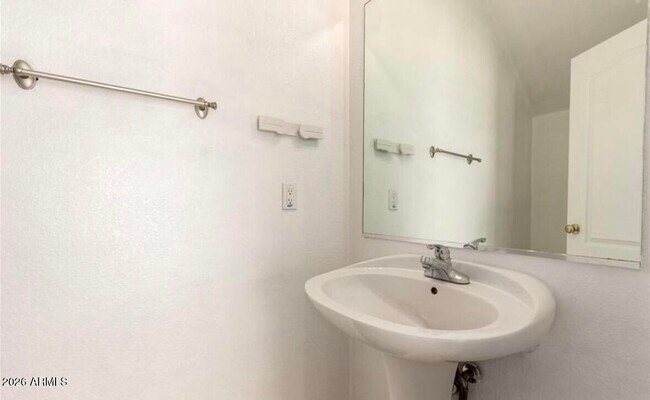 Building Photo - 11625 W Monroe St