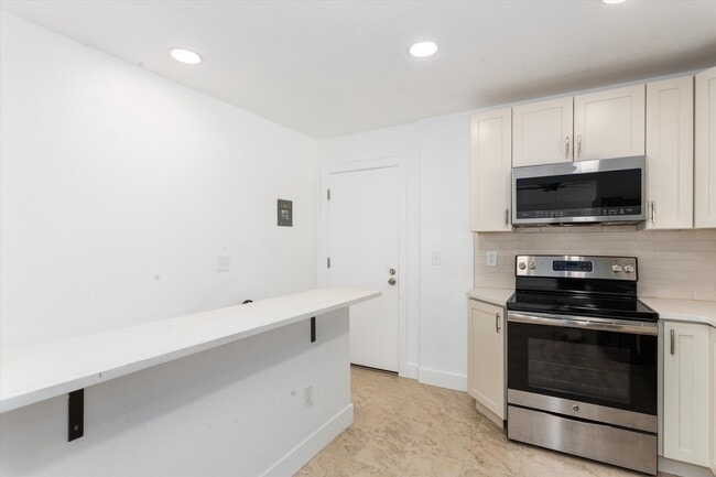 Building Photo - 1465 S Eaton St