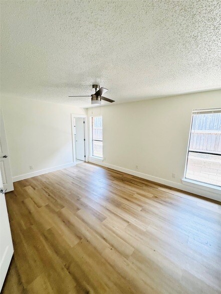 Building Photo - 9215 Highedge Cir