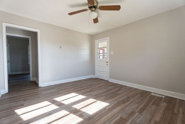 Building Photo - 663 Chesnee Hwy