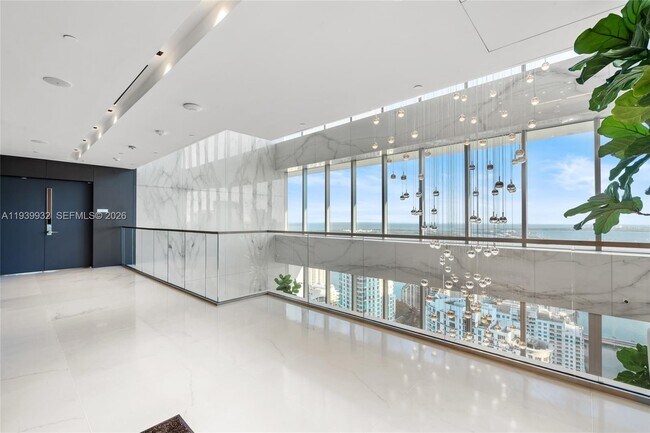 Building Photo - 300 Biscayne Blvd Way