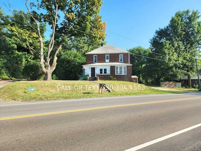 Building Photo - 2823 Columbus Rd NE