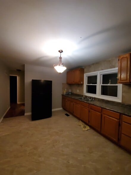 Building Photo - 1811 NE 37th Ter