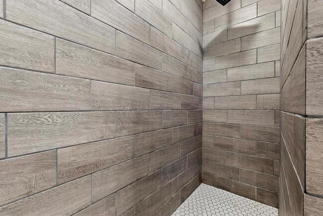 Building Photo - 604 Kimbro St