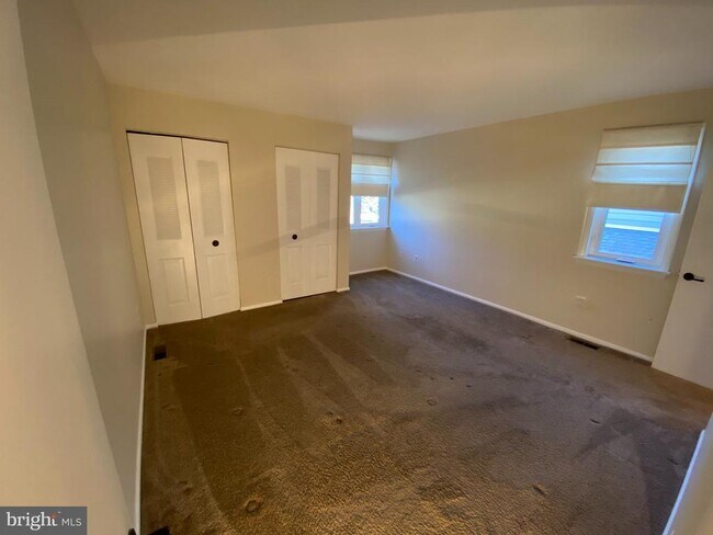 Building Photo - 502 Portsmouth Ct