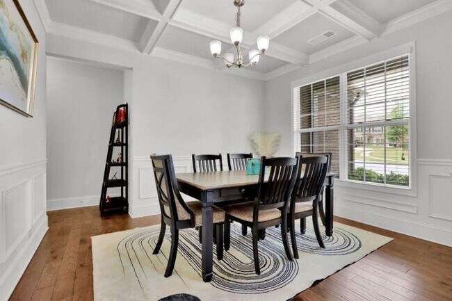 Building Photo - 6651 Rivergreen Rd