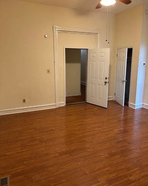 Building Photo - 221X Brookfield Ave