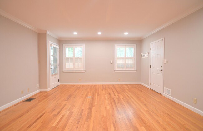 Building Photo - 215 Fort Mitchell Ave