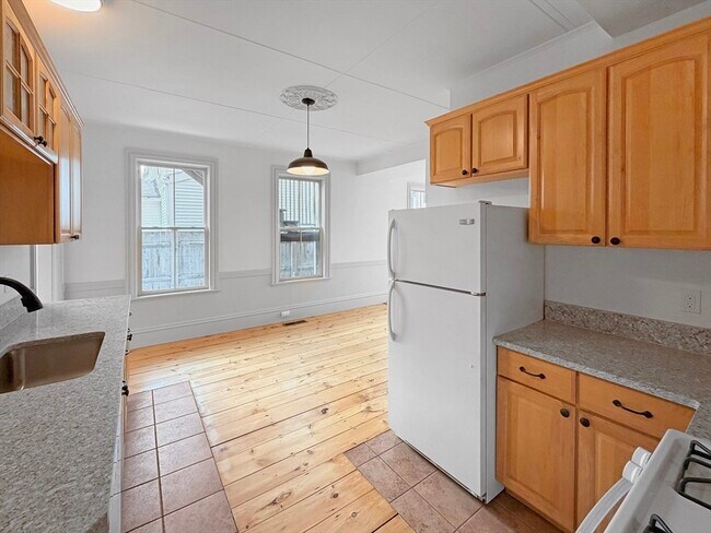 Building Photo - 57 Lime St