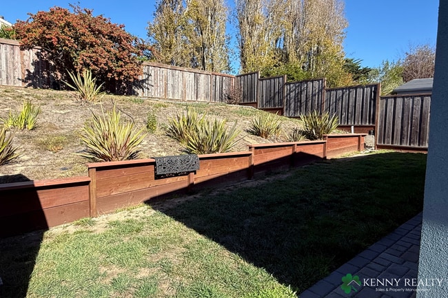 Building Photo - Beautifully Updated 3 Bedroom Home in Sout...