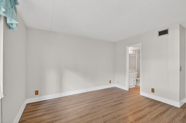 Building Photo - 4996 Sable Pine Cir