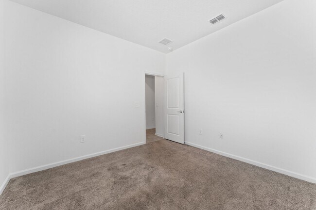 Building Photo - 860 Daring Dr