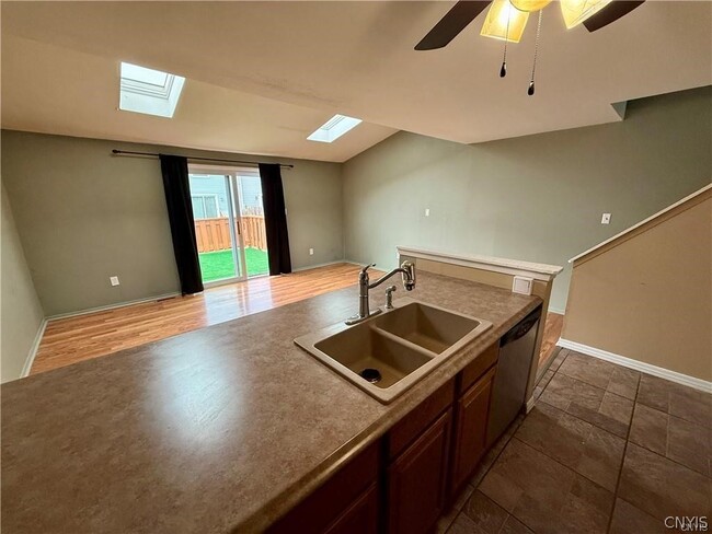Building Photo - 5452 Borgase Ln