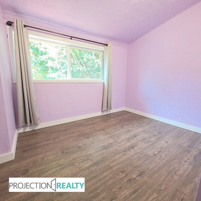 Building Photo - 4838 NE 99th Ave