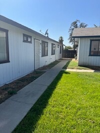 Building Photo - 2 Bedroom 1 Bath Unit COMING SOON!