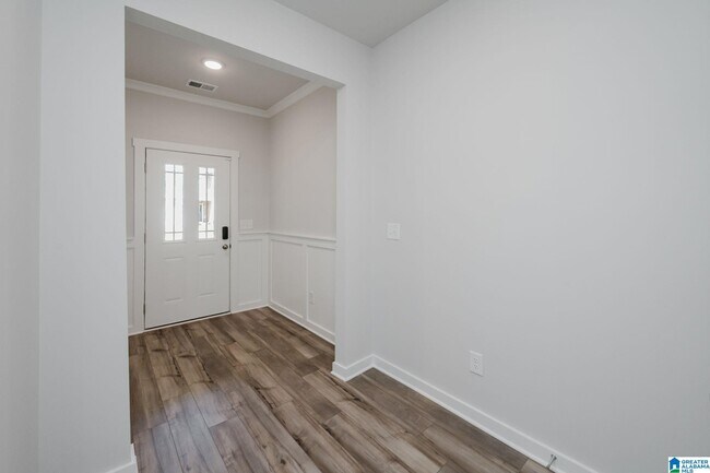 Building Photo - 501 Polo Way