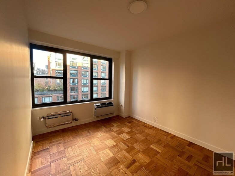 Building Photo - Fourth Avenue