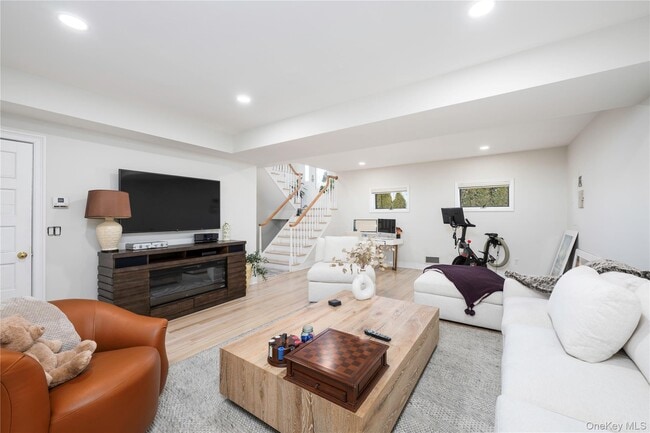 Building Photo - 850 S Lake Blvd