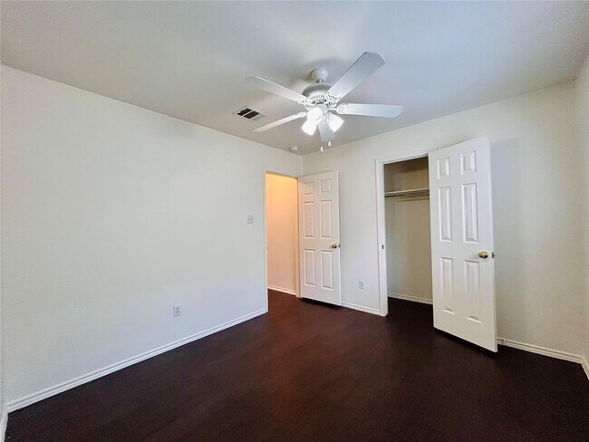 Building Photo - 1235 Deerhound Pl