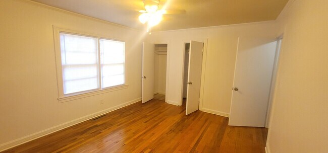 Building Photo - 1208 N Park Ave