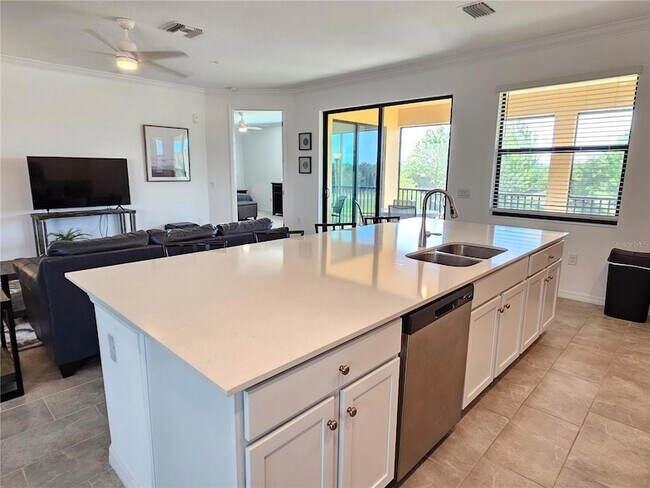Building Photo - 10825 Tarflower Dr
