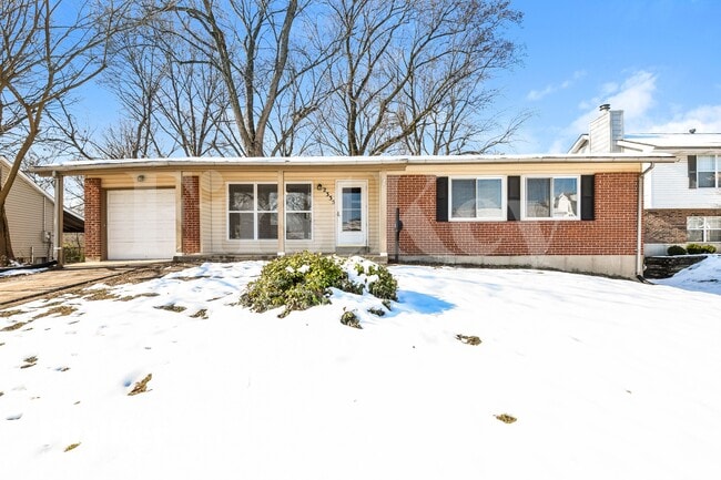 Building Photo - 2335 Bramble Ln