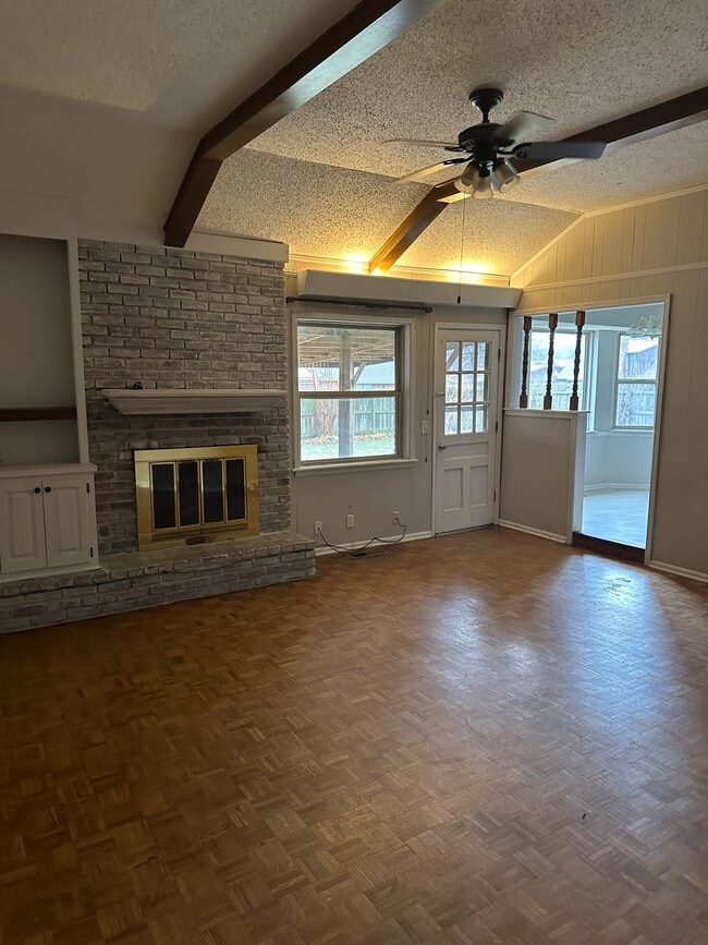 Building Photo - 6722 E 75th St S