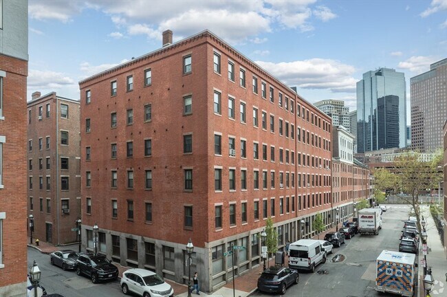 Building Photo - 99 Fulton St