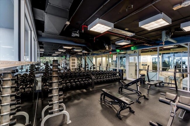 Building Photo - 650 West Ave