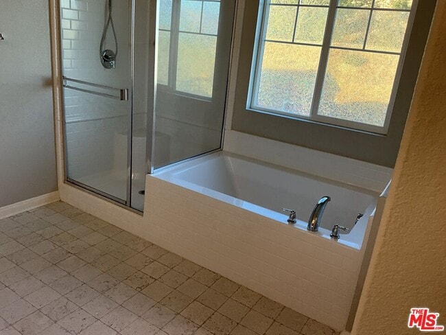 Building Photo - 20909 Mountain Gate Dr