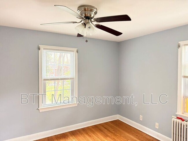 Building Photo - 8401 Greenwood Ave