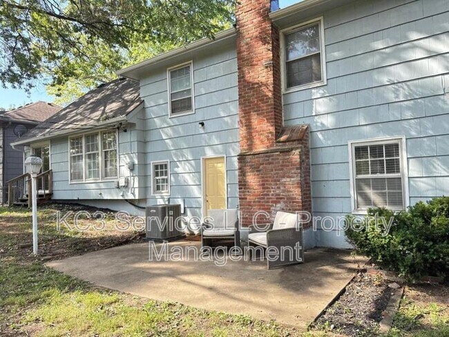 Building Photo - 10419 College Ave