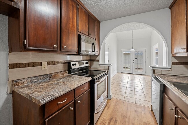 Building Photo - 23419 Prairie Bird Dr