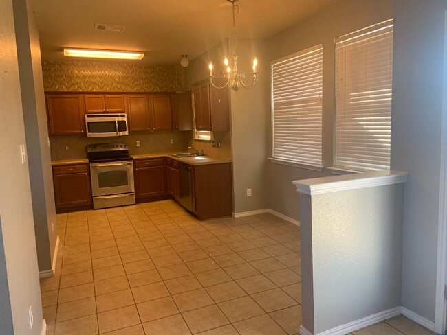 Building Photo - 4915 Allegany Dr