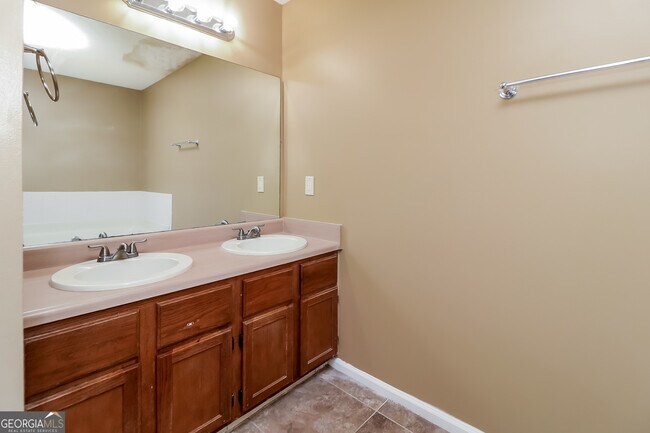 Building Photo - 1198 Oak Knoll Ct