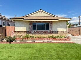 Building Photo - 10817 Cantara St