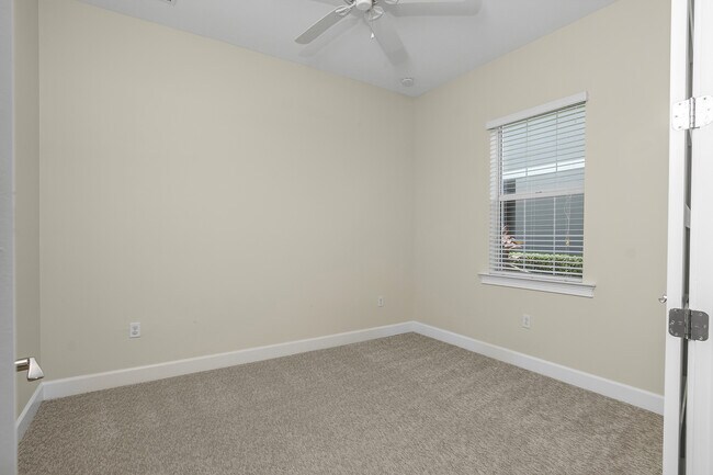 Building Photo - 7162 Dominica Dr