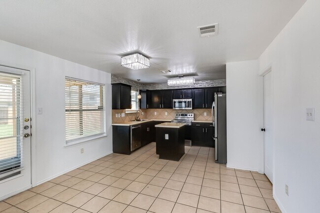 Building Photo - 4906 Causeway Ct