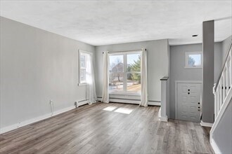 Building Photo - 20 Camelot Dr