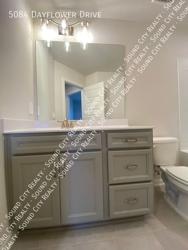 Building Photo - 5084 Dayflower Dr